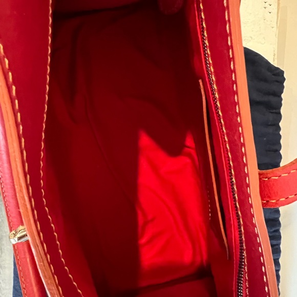 Dooney & Bourke Red Wide Cresent W/Gusset. - Picture 10 of 12